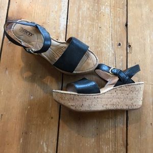Born Platform Sandals